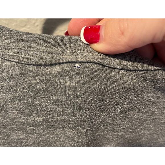 Human Rights Campaign Love Conquers Hate Women's graphic tee, Size Medium - Picture 5 of 6